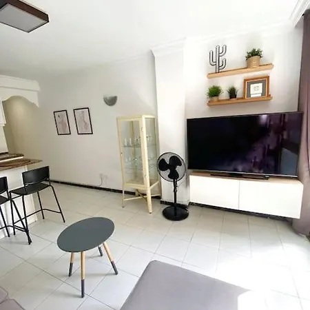 Bright & Comfortable Beach Flat Las Palmas